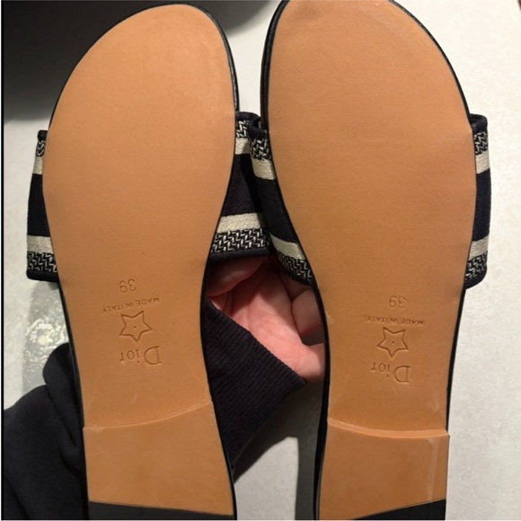 Dway Slides - Picture 4 of 6